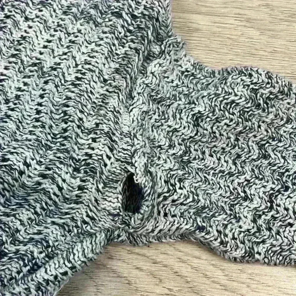 Old Navy Blue & White Pullover Sweater Size M - Picture 7 of 7